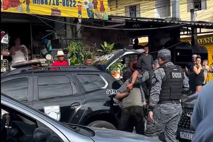 Homem é preso após agredir companheira