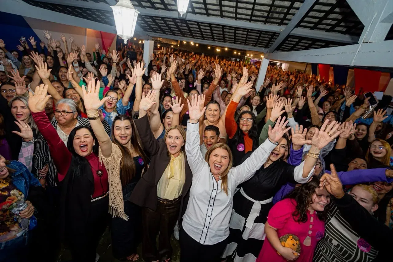 O movimento “Elas com Rute” reuniu cerca de mil mulheres na Casa Nezinho, em Arapiraca, na noite desta segunda-feira (3). O encontro debateu temas como representatividade feminina, políticas públicas voltadas às mulheres, inclusão de pessoa