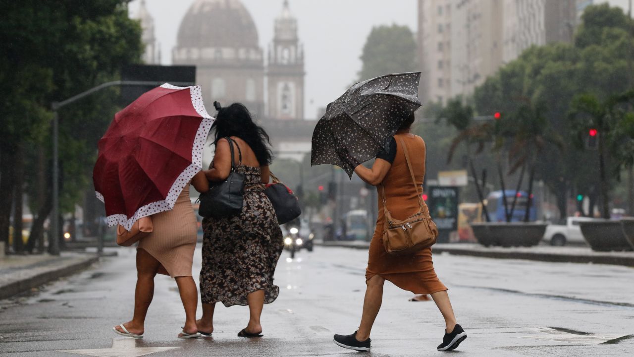 Temporais deixam rastro de destruição no Rio Grande do Sul.