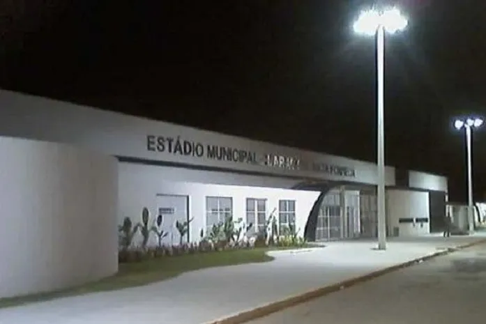 Homem é detido suspeito de vender ingressos acima do preço oficial para jogo entre ASA e Goiatuba