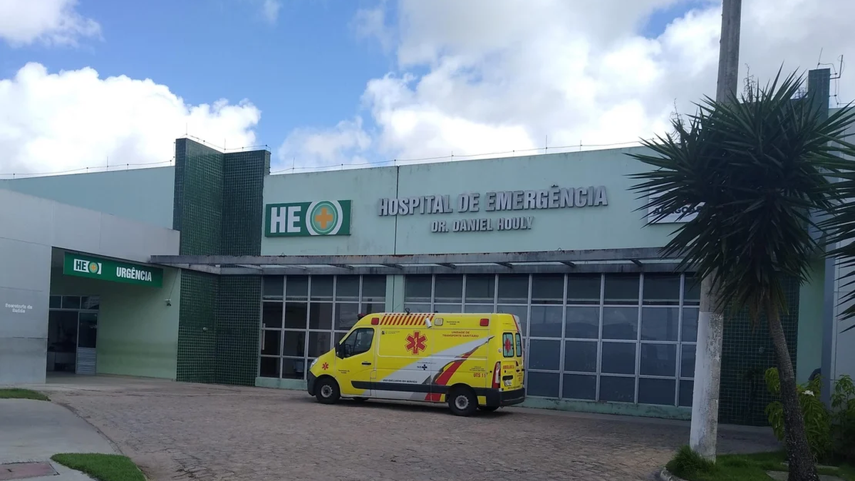 Uma mulher de 35 anos morreu após ser ferida com golpes de arma branca durante uma ocorrência registrada no último domingo (6), em Arapiraca, no Agreste de Alagoas.