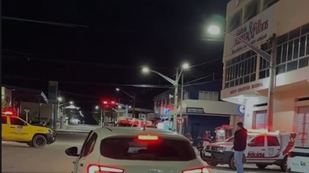 A Justiça de Alagoas determinou uma perícia médico-legal para avaliar a condição mental de um policial civil acusado de matar dois colegas em Delmiro Gouveia, no Sertão do estado.