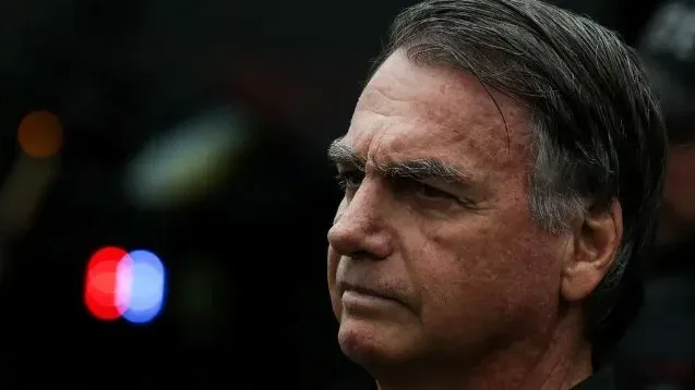 Bolsonaro em prisão domiciliar