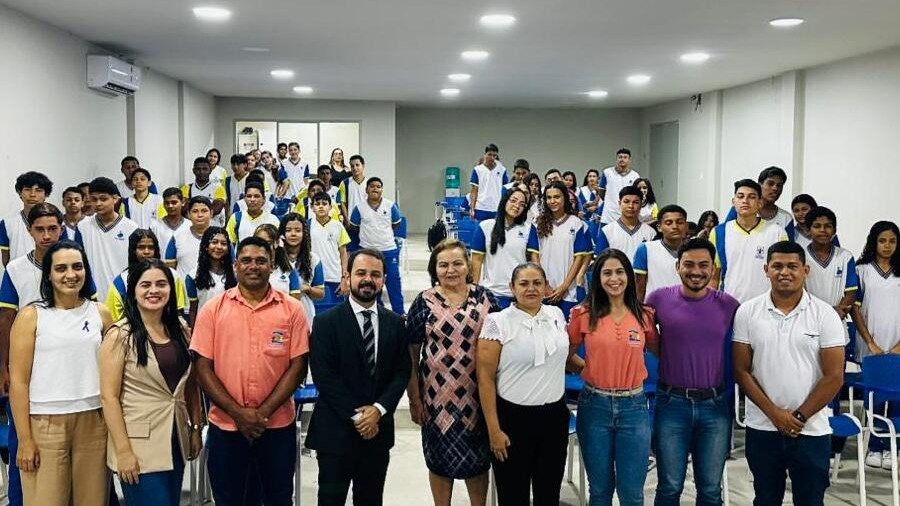 Juízes orientam quase 500 alunos de Coité do Nóia e Taquarana sobre violência doméstica