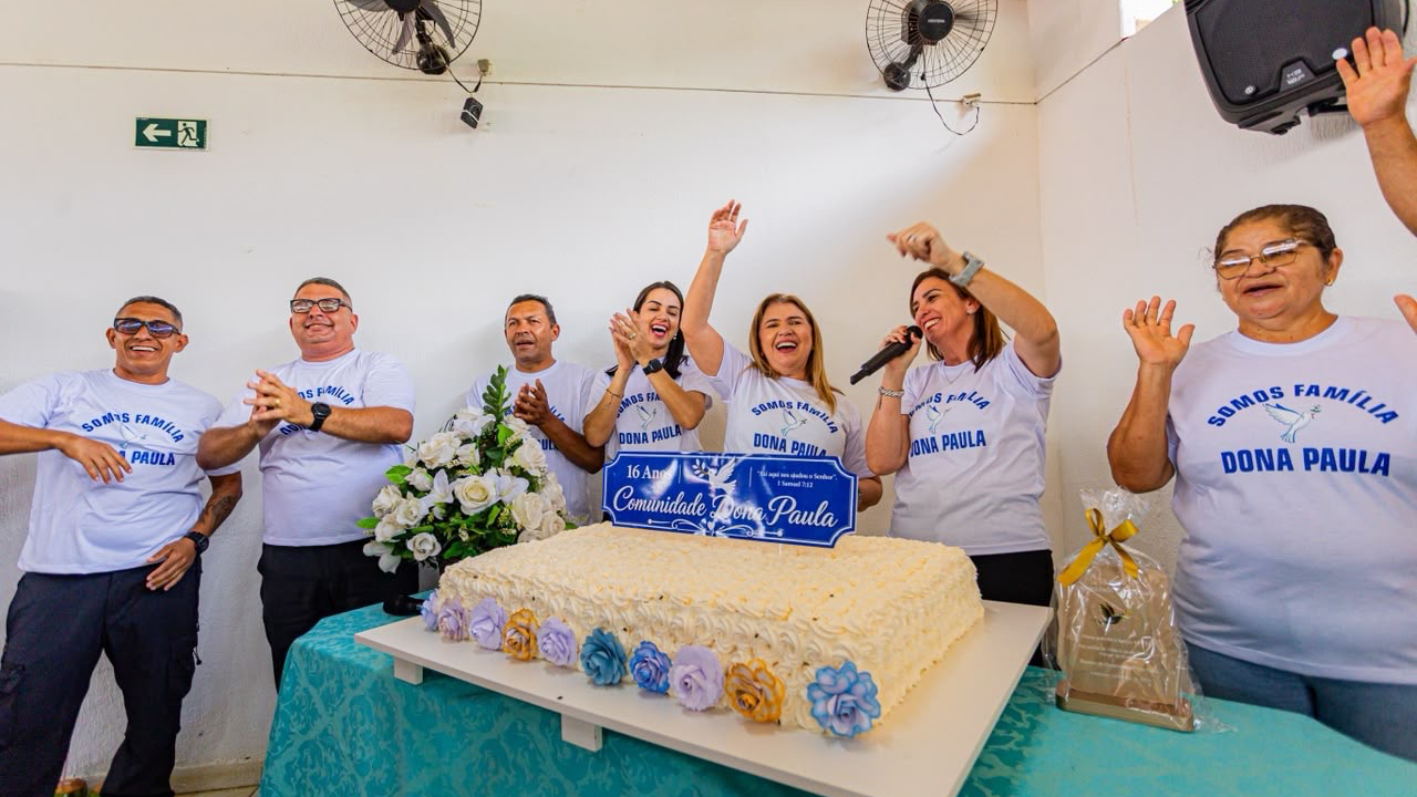 Coral de 60 vozes masculinas emociona público no aniversário da Comunidade Dona Paula
