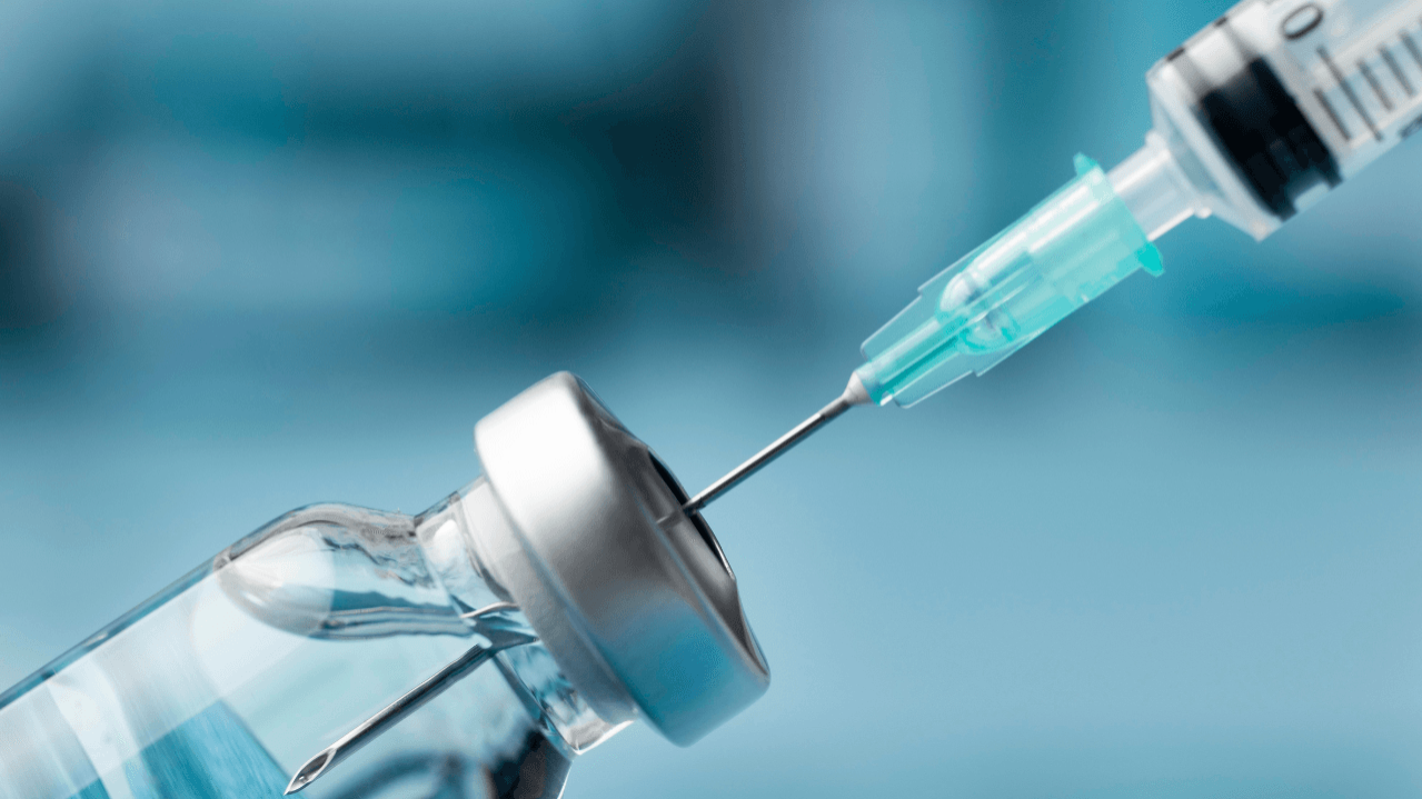 A FDA autorizou o Isembyld para pacientes com atrofia muscular espinhal (AME). O medicamento atua sobre a miostatina, proteína que limita o crescimento muscular, e apresentou melhora da função motora em estudos clínicos.