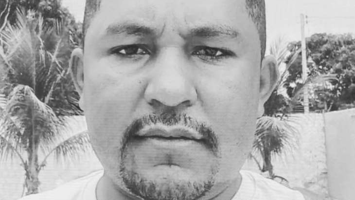 Pai e filho morreram após uma colisão envolvendo um veículo e uma caçamba, na manhã desta quinta-feira (24), nas proximidades da Usina Utinga Leão, em Rio Largo. As vítimas foram identificadas como Emanuel e Eliel da Fruta, moradores de Ata