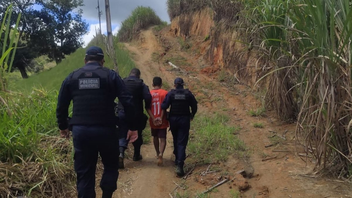 Um jovem de 25 anos, suspeito de matar a adolescente Milena Maria da Silva, de 17 anos, em Colônia Leopoldina, confessou o crime e afirmou, em depoimento, que contou com a participação de um primo. O possível envolvimento do outro homem ain