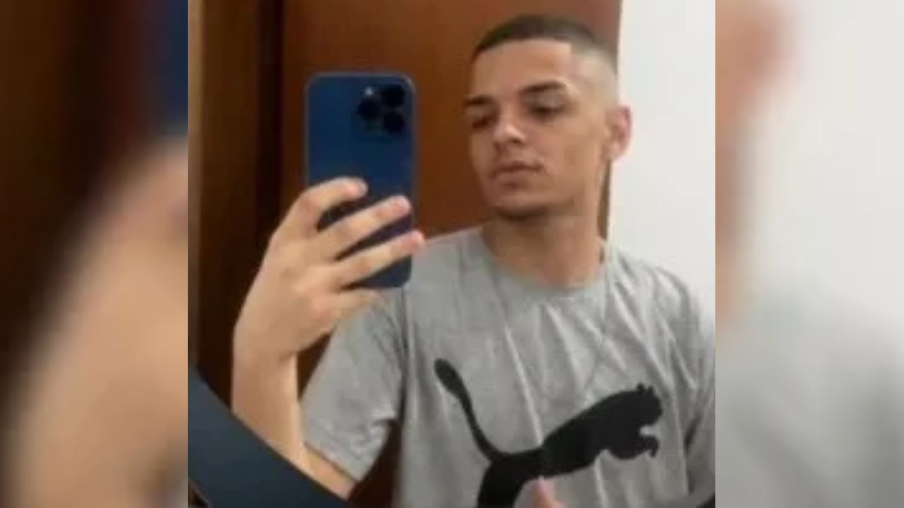 Policiais militares foram afastados das atividades operacionais após Gustavo Muniz de Santana, de 20 anos, morrer com 27 tiros durante uma abordagem em Moema, na zona sul de São Paulo. Os agentes alegaram ter confundido um celular com uma a