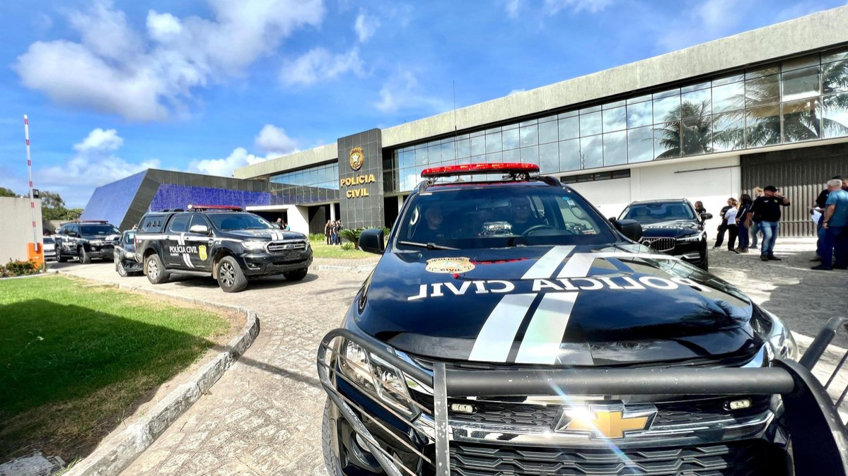 Um adolescente de 17 anos foi apreendido pela Polícia Civil e pela Polícia Militar, na última quarta-feira (14), em Rio Largo, suspeito de envolvimento em mais de dez atos infracionais análogos a homicídio.