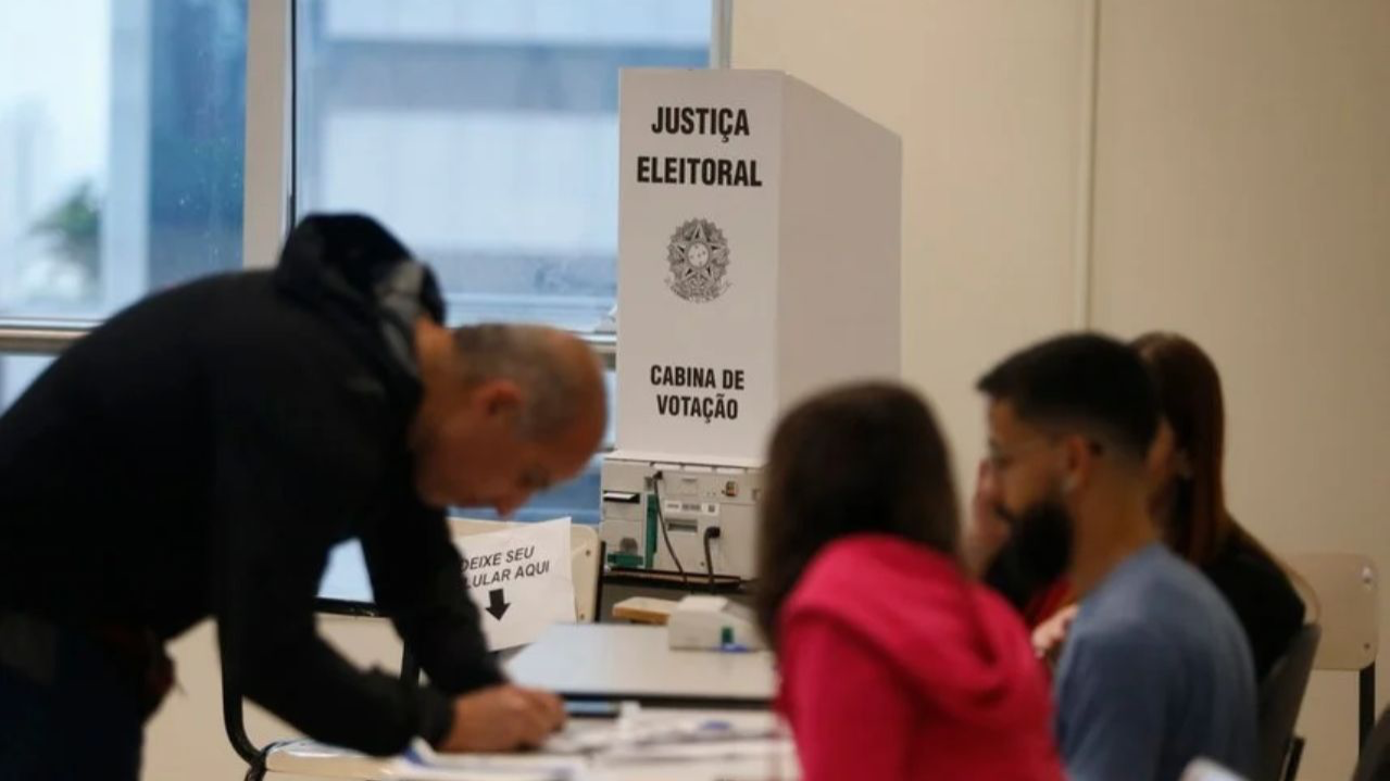 ATENÇÃO, ELEITORES! A partir desta terça-feira (20), começa o período de restrição à prisão de eleitores previsto no Código Eleitoral, em razão do segundo turno das eleições, no domingo (25). A medida segue até terça-feira (27), mas prevê e